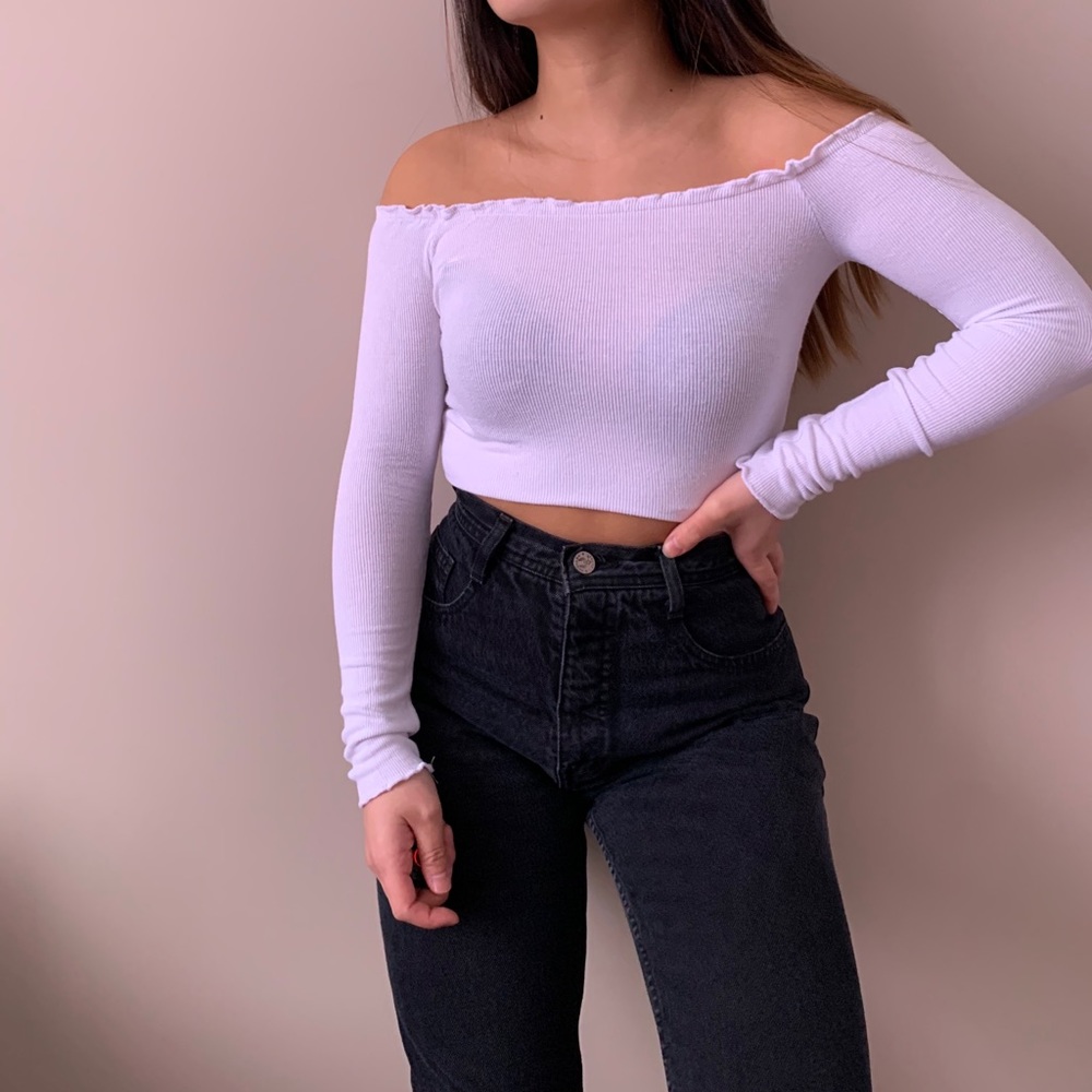 Garage off shoulder top🌸